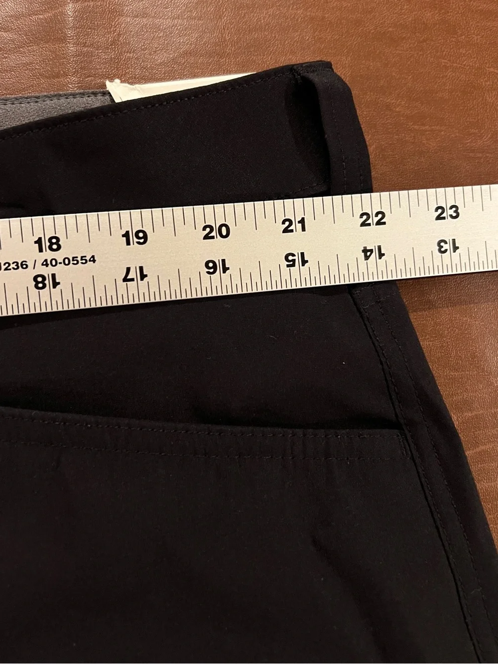 NWT Eddie Bauer Men’s Rainier Stretch Golf Activewear Shorts - Size 42